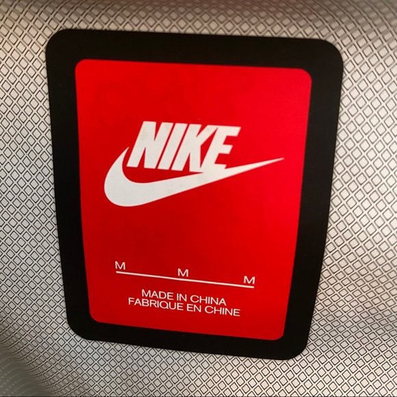 NIKE Girls Sportswear Rain/Wind Jacket - Picture 6 of 8